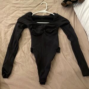 SKIMS SCULPTING BODYSUIT